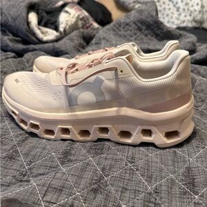 On Running Women's Soft Pink Sneakers